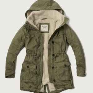 Abercrombie utility jacket parka with sherpa lining